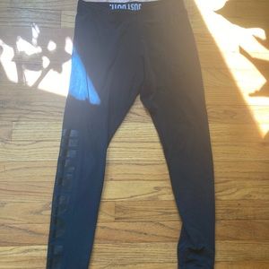 Black Nike leggings